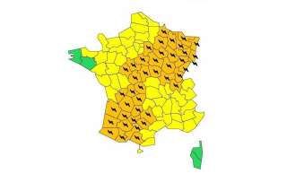 Face aux risques d'orages violents et d'inondations, Météo France place 38 départements en vigilance orange