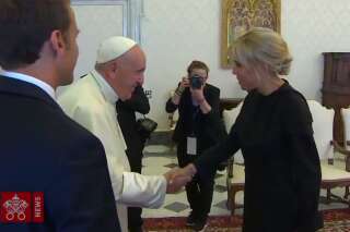 Contrairement à Melania Trump, Brigitte Macron n'avait pas de mantille pour rencontrer le Pape