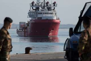 L'Ocean Viking à nouveau bloqué en mer avec 118 migrants à bord
