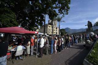 Au Venezuela, pourquoi ces tentes rouges ont fait polémique lors de l'élection présidentielle