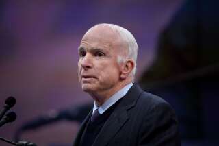 John McCain, sénateur américain, arrête son traitement contre le cancer