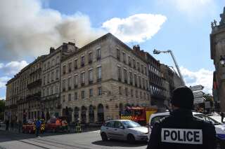 À Bordeaux, un incendie se propage dans plusieurs immeubles du centre-ville