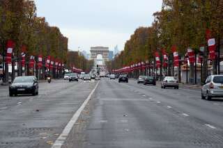 Anne Hidalgo annonce une piste cyclable sur les Champs-Élysées pour 2017 à Paris
