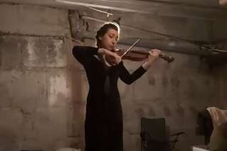 Ukraine: Cette violoniste qui joue réfugiée dans une cave, un moment de grâce en pleine guerre