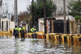 Inondations: avant Macron à Villeneuve-Saint-Georges, 275 communes en état de catastrophe naturelle