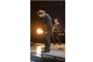 Bono forcé d'arrêter un concert de U2 à Berlin après une extinction de voix sur scène