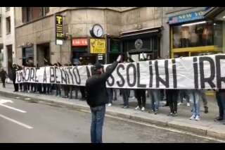 AC Milan-Lazio: Une banderole en “honneur à Mussolini” déployée avant le match