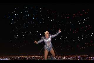 Le saut dans le vide de Lady Gaga au Super Bowl 2017 est déjà légendaire sur Internet