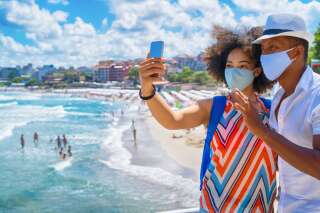 Coronavirus: Avec la chaleur et l'été, comment gérer masque et gel hydroalcoolique?