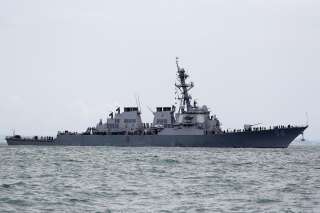 Des restes humains localisés dans l'USS John S. McCain, le destroyer américain qui a heurté un pétrolier