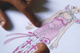 Du dessin au catwalk, la confection d'une robe présentée à la Fashion Week