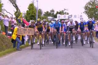 Tour de France: la spectatrice à la pancarte condamnée à une amende