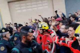 Référendum en Catalogne: Ces pompiers catalans ont fait barrage entre les manifestants et la police