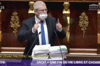 Euthanasie: le geste fort d'Olivier Falorni pour dénoncer l'obstruction contre sa loi