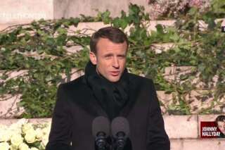 À la fin de son hommage à Johnny Hallyday, Emmanuel Macron le fait applaudir par la foule