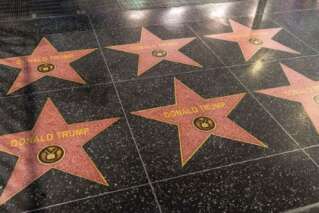 À Hollywood, un artiste pro-Trump recouvre plusieurs étoiles du Walk of Fame avec celle du président