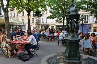 Les terrasses éphémères des bars et restaurants parisiens ne seront plus gratuites