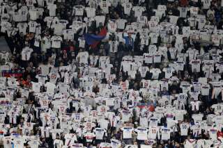 Lyon-Montpellier: L'hommage spectaculaire des supporteurs de l'OL à Fekir