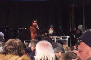 Les Eagles of Death Metal improvisent un concert à Paris en hommage aux victimes du 13 novembre