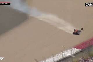 Max Verstappen se crashe après un accrochage avec Lewis Hamilton