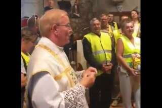 Ce curé défroqué pro gilets jaunes insulte Macron en pleine messe