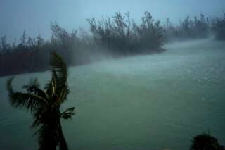 L'ouragan Dorian rétrogradé en catégorie 2 avant de frapper le sud-est des États-Unis