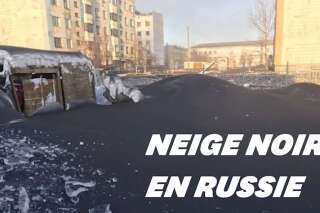 En Russie, la neige est devenue noire à cause de la pollution