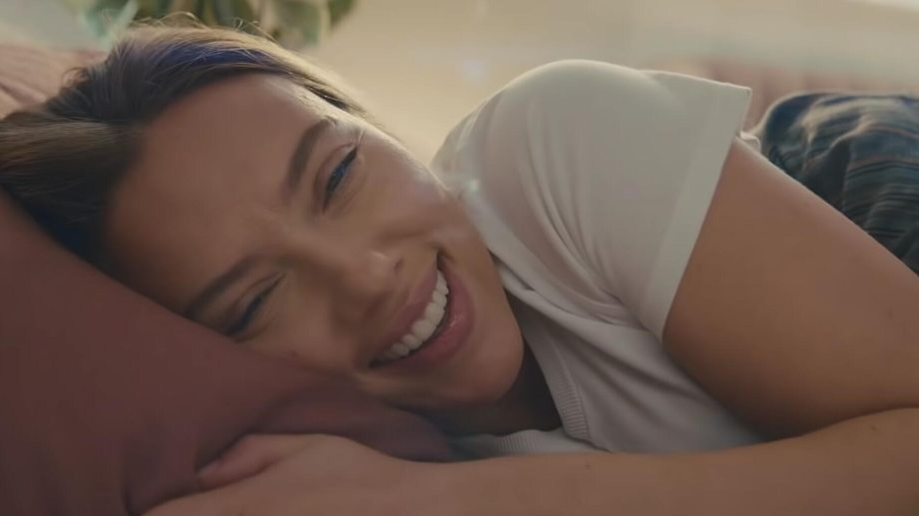 Super Bowl 2022 : Scarlett Johansson dans la pub  