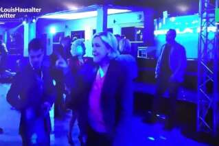 Il fait danser Marine Le Pen sur toutes les musiques possibles