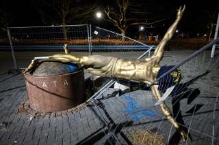 Zlatan Ibrahimovic voit sa statue en Suède déboulonnée