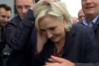 Marine Le Pen accueillie par des jets d'œufs à Dol-de-Bretagne