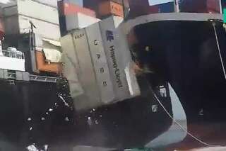 Le commandant de ce porte-conteneurs a complètement raté son arrivée au port de Karachi