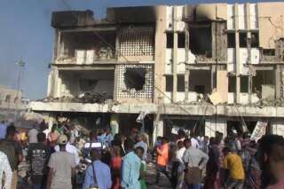 Les images du chaos après l'attentat de Mogadiscio