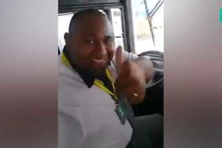 Ce chauffeur de bus avait toutes les raisons de faire un selfie en conduisant