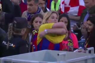 Polémique en Espagne où des supporters du Barça ont dû  jeter leurs t-shirts jaunes pro-Catalogne