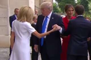 Brigitte Macron n'a pas échappé à la poignée de main bizarre de Trump
