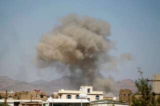 Yémen: la coalition dirigée par l'Arabie saoudite bombarde le ministère de la Défense à Sanaa