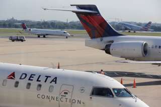 Surbooking: Après le scandale United Airlines, Delta offre jusqu'à 10.000 dollars aux passagers cédant leur place