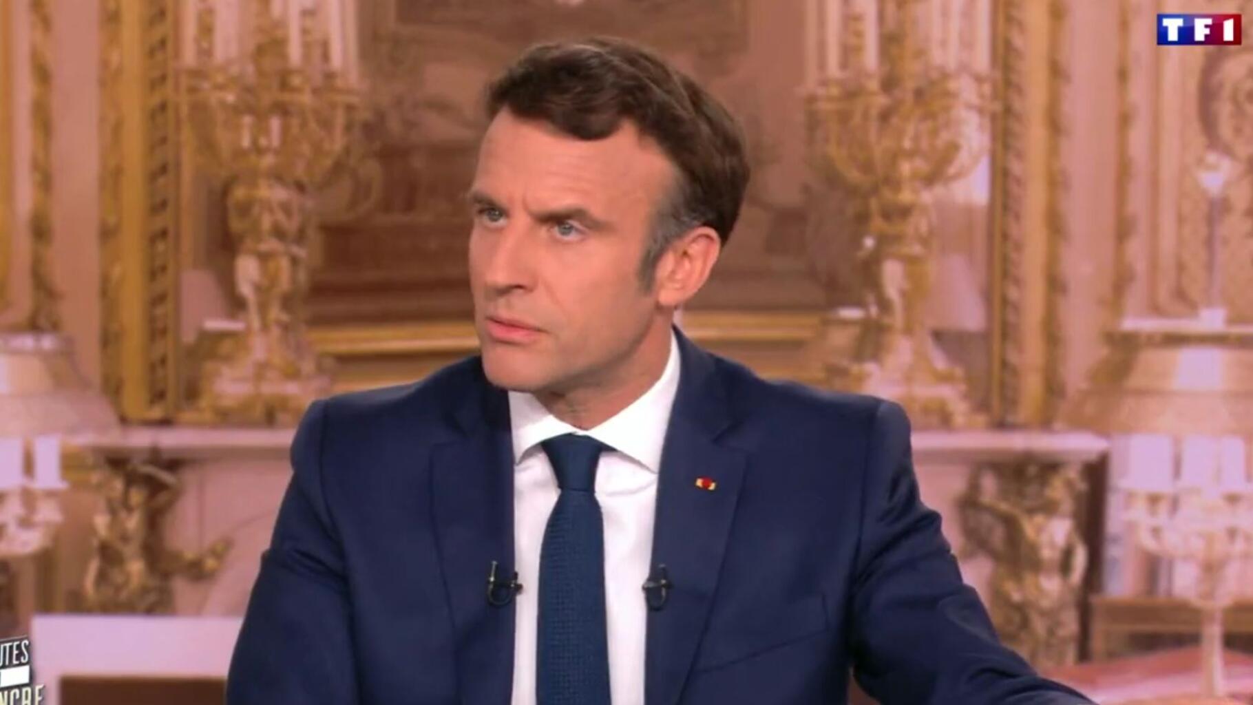 Emmanuel Macron potępia „skandaliczną” krytykę polskiego premiera