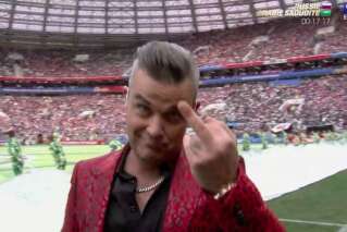 Coupe du monde 2018: le doigt d'honneur de Robbie Williams à la fin de la cérémonie d'ouverture