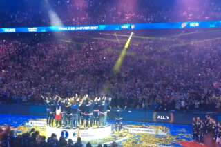 Le clapping des Bleus champions du monde de handball 2017, vu des tribunes de l'AccorHotels Arena