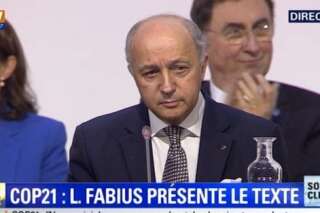 VIDÉO. Laurent Fabius au bord des larmes pendant la présentation de l'accord final de la COP21