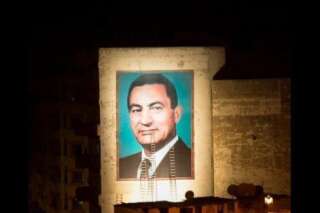 Un portrait géant de Hosni Moubarak à Casablanca suscite des interrogations
