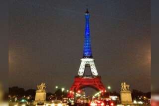 PHOTOS. La Tour Eiffel s'illumine de bleu banc rouge et arbore la devise de Paris 