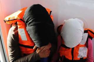 Le sauvetage de 26 réfugiés en pleine Mer Égée filmé à 360 degrés [REPORTAGE]