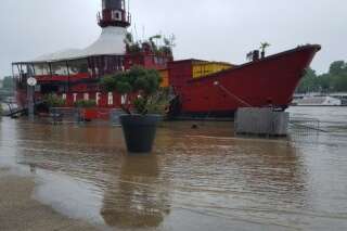 VIDEO. Inondations à Paris: la Seine déborde mais le risque de crue centennale est écarté