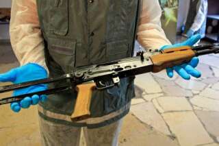 Le fusil d'assaut Kalachnikov, arme de guerre la plus connue au monde