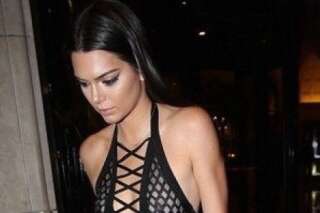 PHOTOS. Kendall Jenner dans une tenue sexy et transparente à la fashion week de Paris