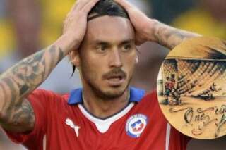 Huitièmes de finale de la Coupe du monde 2014 : Pinilla se fait tatouer son tir contre la barre durant Brésil - Chili