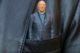 Jacques Séguéla a reçu une figurine à son effigie pour son anniversaire